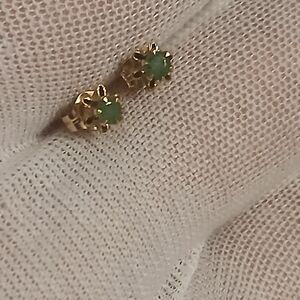 14k Gold 14kt Emerald Stud Earrings